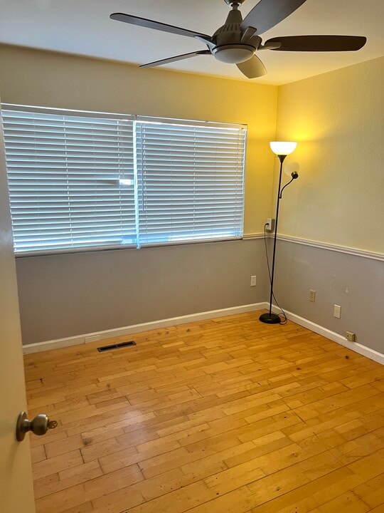 5497 Bloch St in San Diego, CA - Building Photo