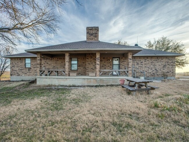 property at 4774 N Bonnie Brae St