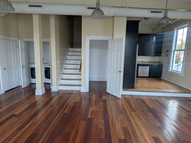 1 Grand Ave, Unit 4 in New Haven, CT - Building Photo - Building Photo
