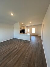 10032 SW 40th St in Mustang, OK - Building Photo - Building Photo