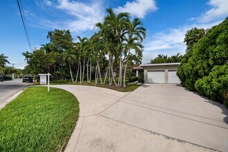 9250 Bay Dr in Surfside, FL - Building Photo - Building Photo