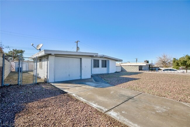 232 Hillcrest Dr in Henderson, NV - Foto de edificio - Building Photo