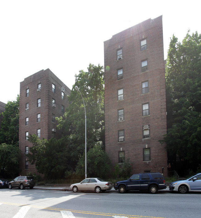 2850 Ocean Ave in Brooklyn, NY - Foto de edificio - Building Photo