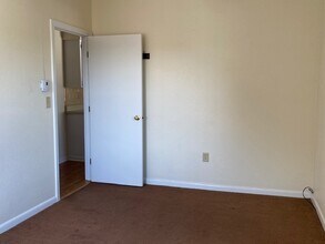 67 Purchase St, Unit 1 in Milford, MA - Building Photo - Building Photo
