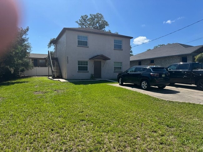 9903 N Myrtle St in Tampa, FL - Building Photo - Building Photo
