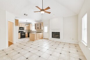 13626 Cedar Point Dr in Cypress, TX - Building Photo