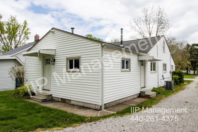 5630 Park St in Mentor On The Lake, OH - Foto de edificio - Building Photo