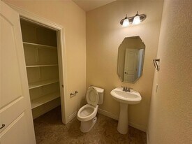 3900 Crispin Hall Ln in Pflugerville, TX - Building Photo