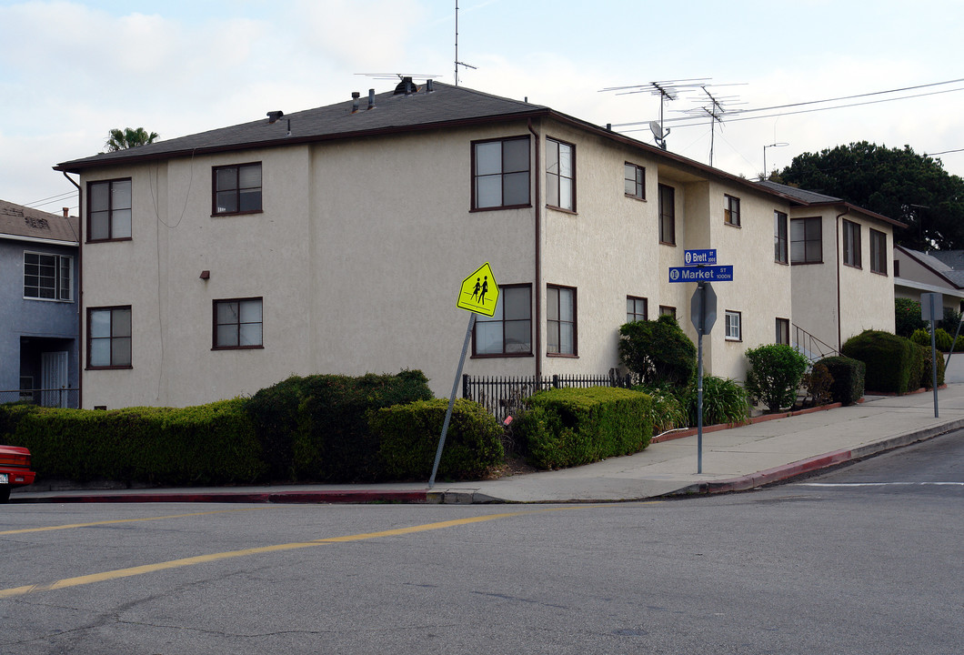 1030 N Market St in Inglewood, CA - Foto de edificio