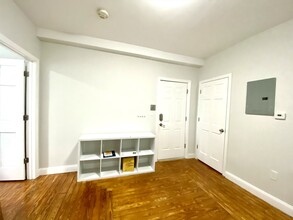 417 Cardinal Medeiros Ave in Cambridge, MA - Building Photo - Building Photo