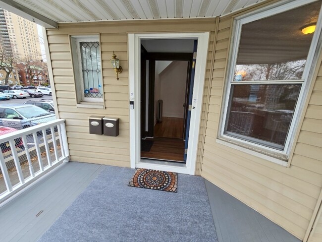 10 Washington Terrace in East Orange, NJ - Building Photo - Building Photo