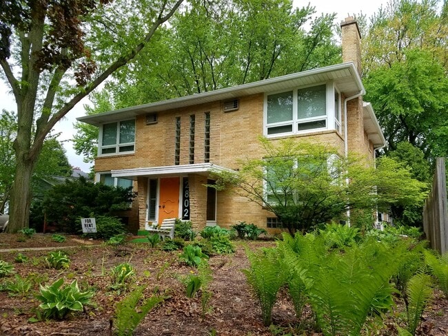 2802 Arbor Dr, Unit Three in Madison, WI - Foto de edificio - Building Photo