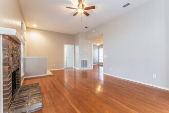 1345 Overlook Dr in Lewisville, TX - Building Photo - Building Photo