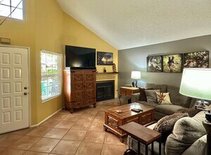 42275 Omar Pl in Palm Desert, CA - Building Photo - Building Photo