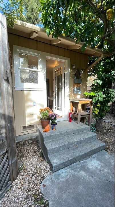 1292 Glenn St in Santa Rosa, CA - Building Photo