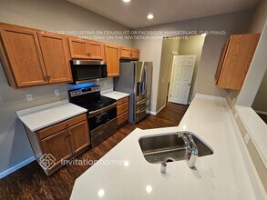 17911 36th Ave E in Tacoma, WA - Foto de edificio - Building Photo