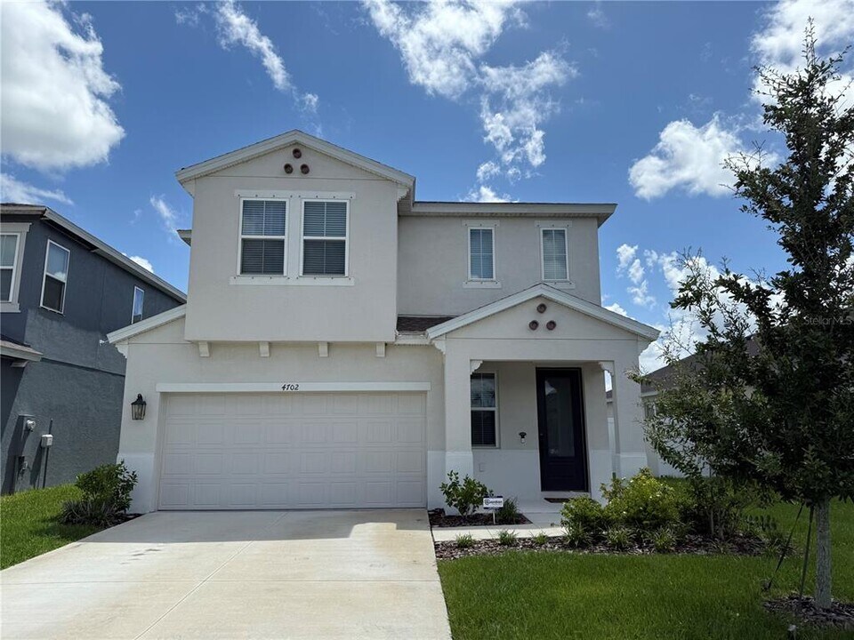 4702 Birdsong Dr in Rubonia, FL - Building Photo