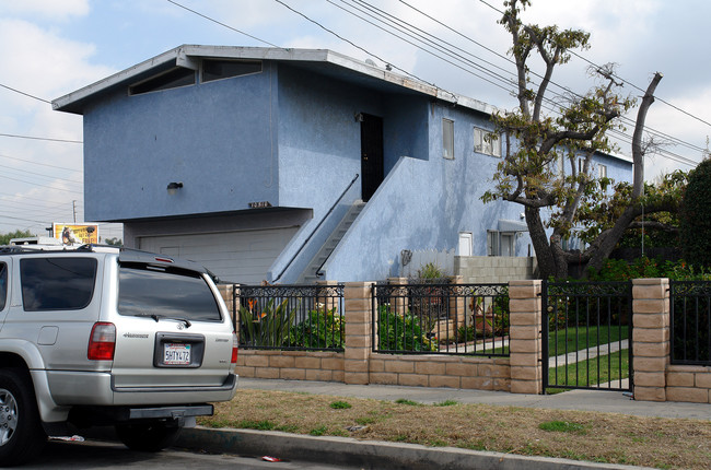 10510 Burin Ave in Inglewood, CA - Building Photo - Building Photo