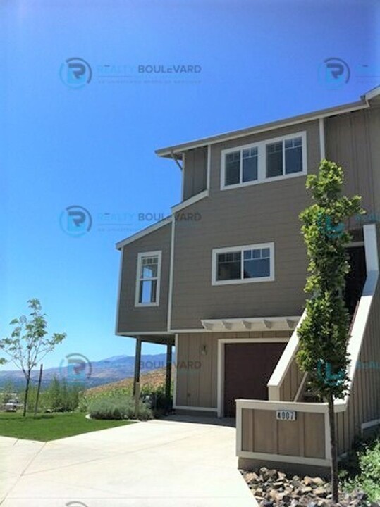 4007 Anthony James Ct in Reno, NV - Building Photo