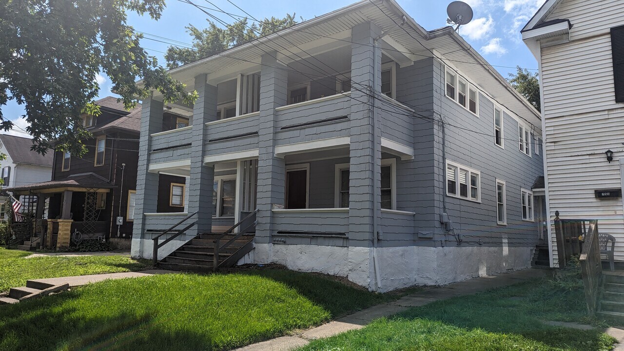 759 Erie St S in Massillon, OH - Building Photo