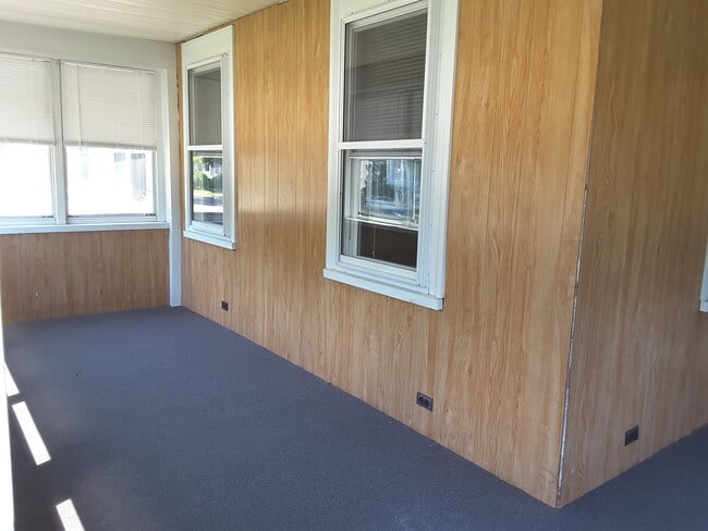 15-21-21 McBride St in Northbridge, MA - Building Photo - Building Photo