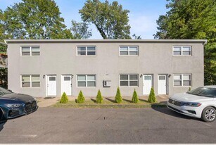 464 E Norwich Ave in Columbus, OH - Building Photo