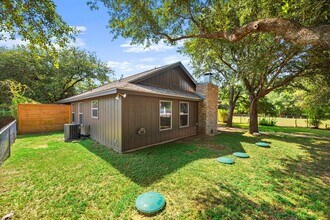 1601 West Ln in Austin, TX - Building Photo - Building Photo