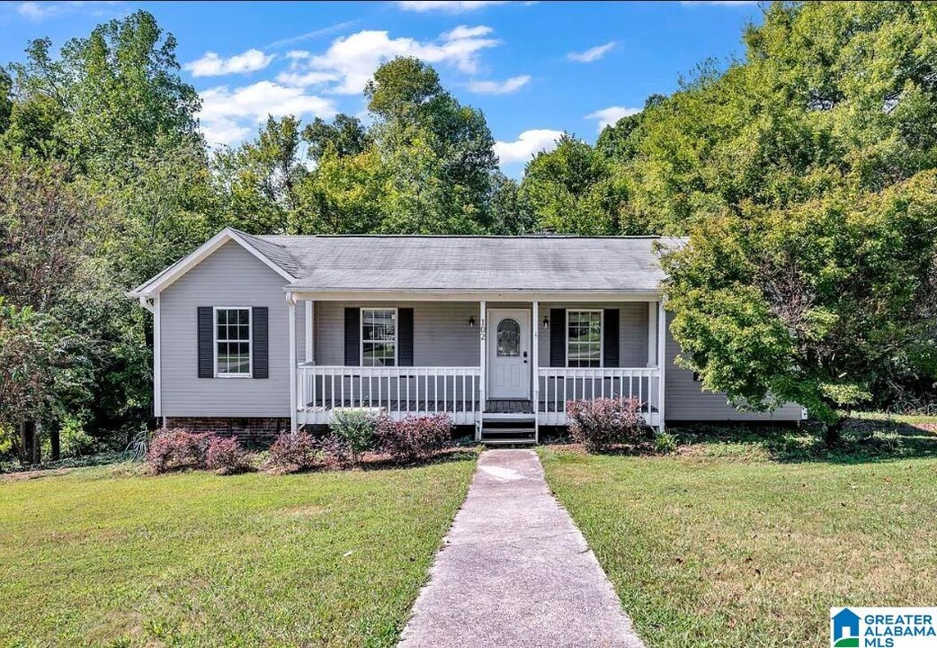 102 Sunny Brook Ln in Trussville, AL - Foto de edificio