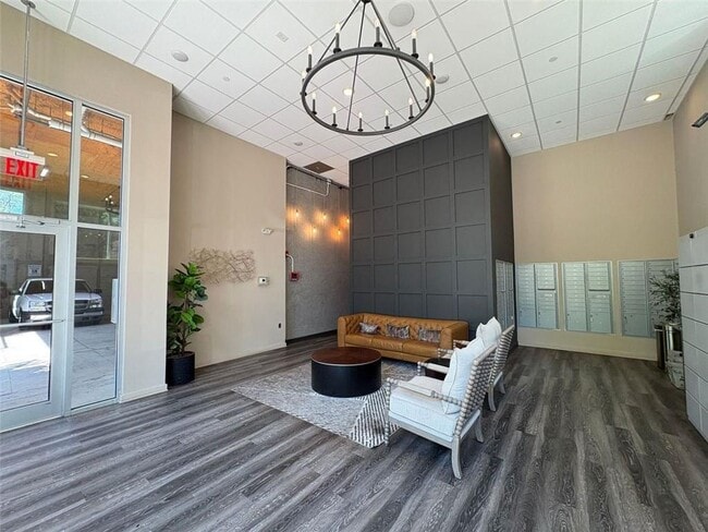 property at 525 Parkway Dr