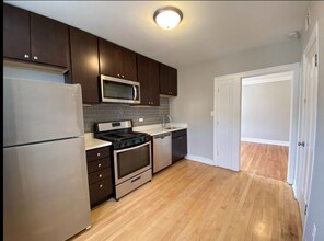 2425 N Tripp Ave in Chicago, IL - Building Photo - Building Photo