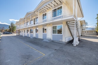 3504-3532 32 St in Vernon, BC - Building Photo - Building Photo