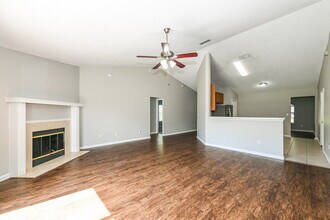 14027 Crestwick Dr W in Jacksonville, FL - Building Photo - Building Photo