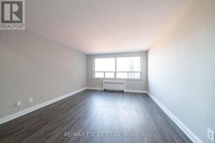 468 Ottawa St N in Hamilton, ON - Building Photo