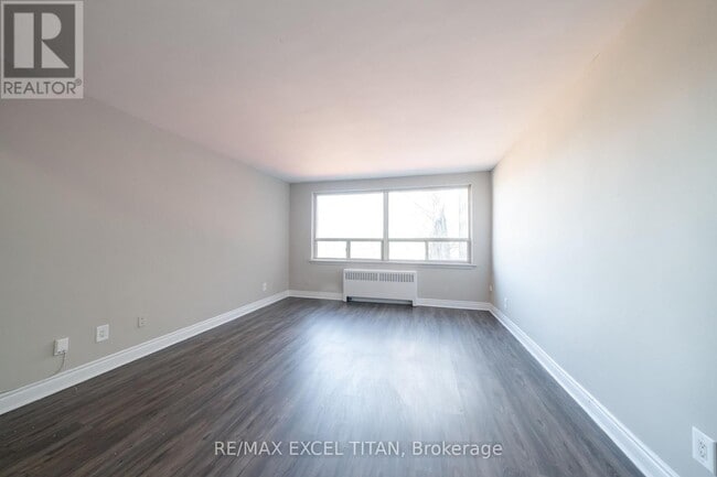 property at 468 Ottawa St N