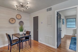 1120 Cedar St-Unit -G in Jacksonville, FL - Building Photo - Building Photo