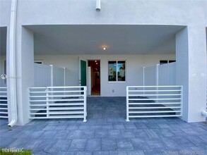 6421 NW 102nd Path-Unit -102 102 in Doral, FL - Building Photo - Building Photo