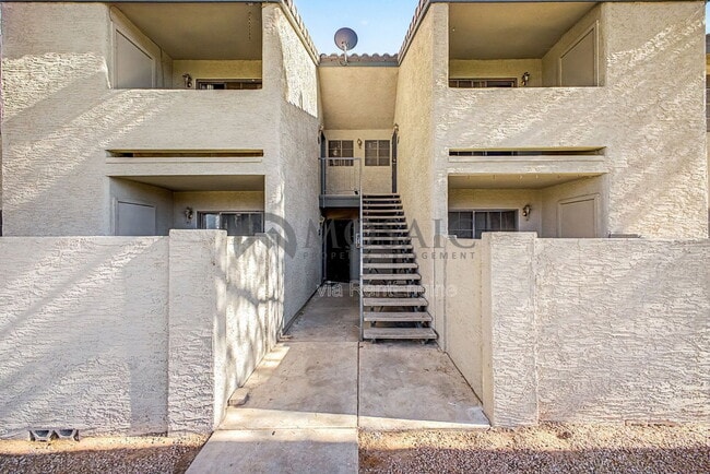 property at 533 W Guadalupe Rd