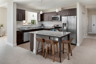 LightHorse 4041 in Shorewood, WI - Building Photo