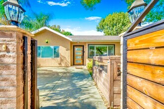 7851 Texhoma Ave in Los Angeles, CA - Building Photo - Building Photo