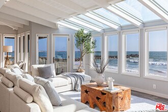 1448 Nathan Ln in Ventura, CA - Building Photo - Building Photo