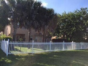 2089 Reston Cir in Royal Palm Beach, FL - Building Photo - Building Photo