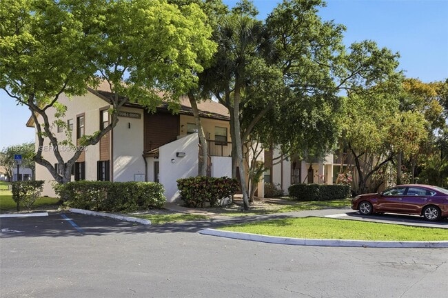9994 Nob Hill Ct in Sunrise, FL - Building Photo - Building Photo