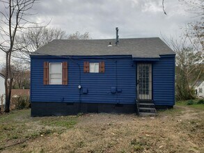 2066 Farrington St in Memphis, TN - Building Photo - Building Photo
