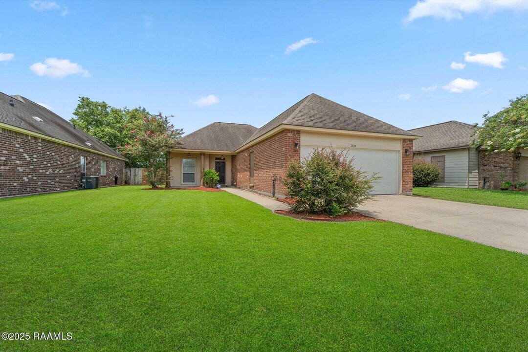 2934 Nicholson Lake Dr in Baton Rouge, LA - Building Photo