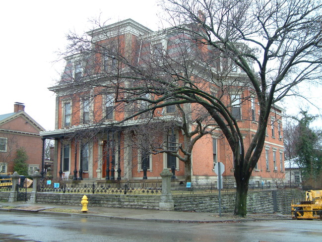 326 E 2nd St in Covington, KY - Building Photo - Building Photo