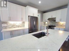 373 Falling Green Cres in Kitchener, ON - Building Photo - Building Photo