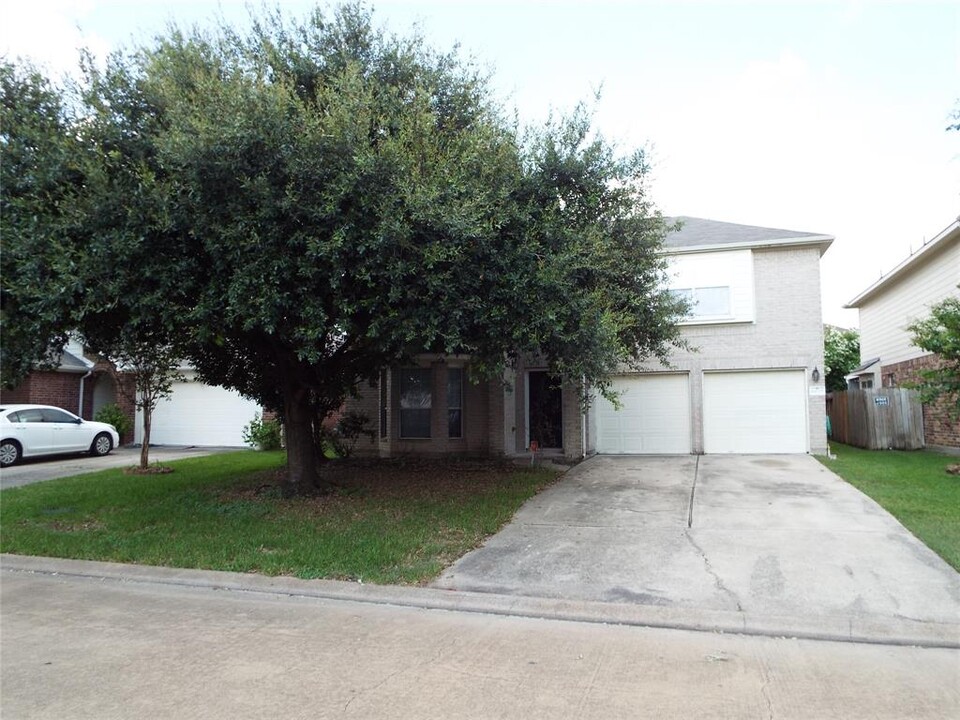 11022 Ferndale Way Dr in Houston, TX - Building Photo