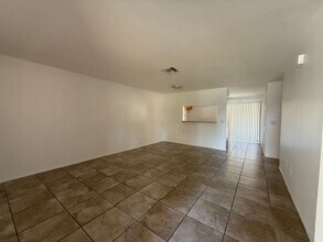 7424 Golden Glenn Ct in Orlando, FL - Building Photo - Building Photo
