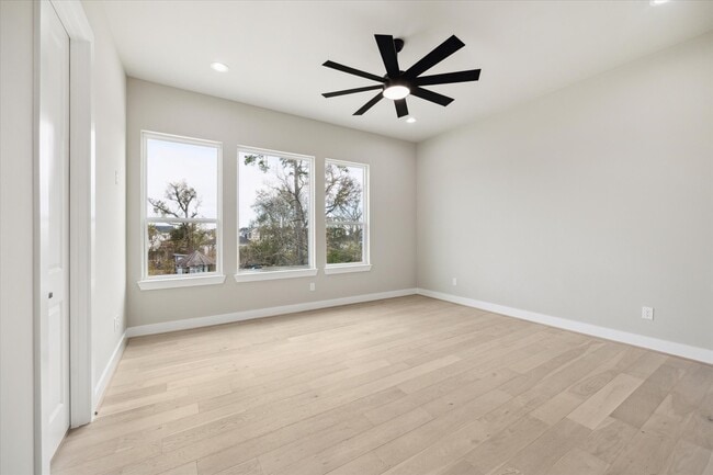 property at 5819 Mansfield St