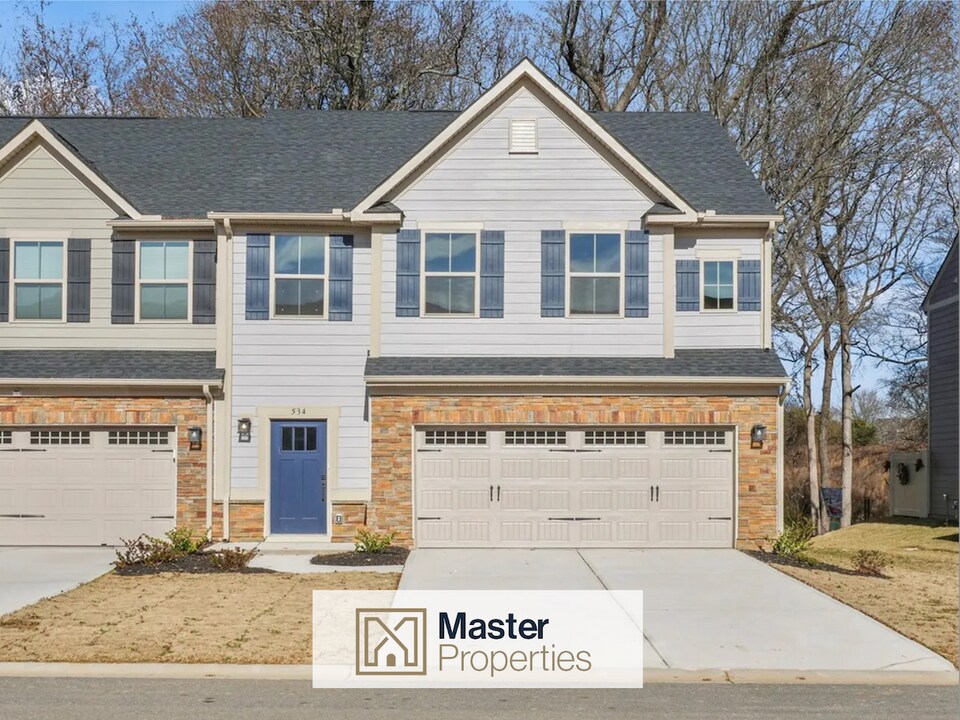 534 Martin Crk Dr in Simpsonville, SC - Building Photo